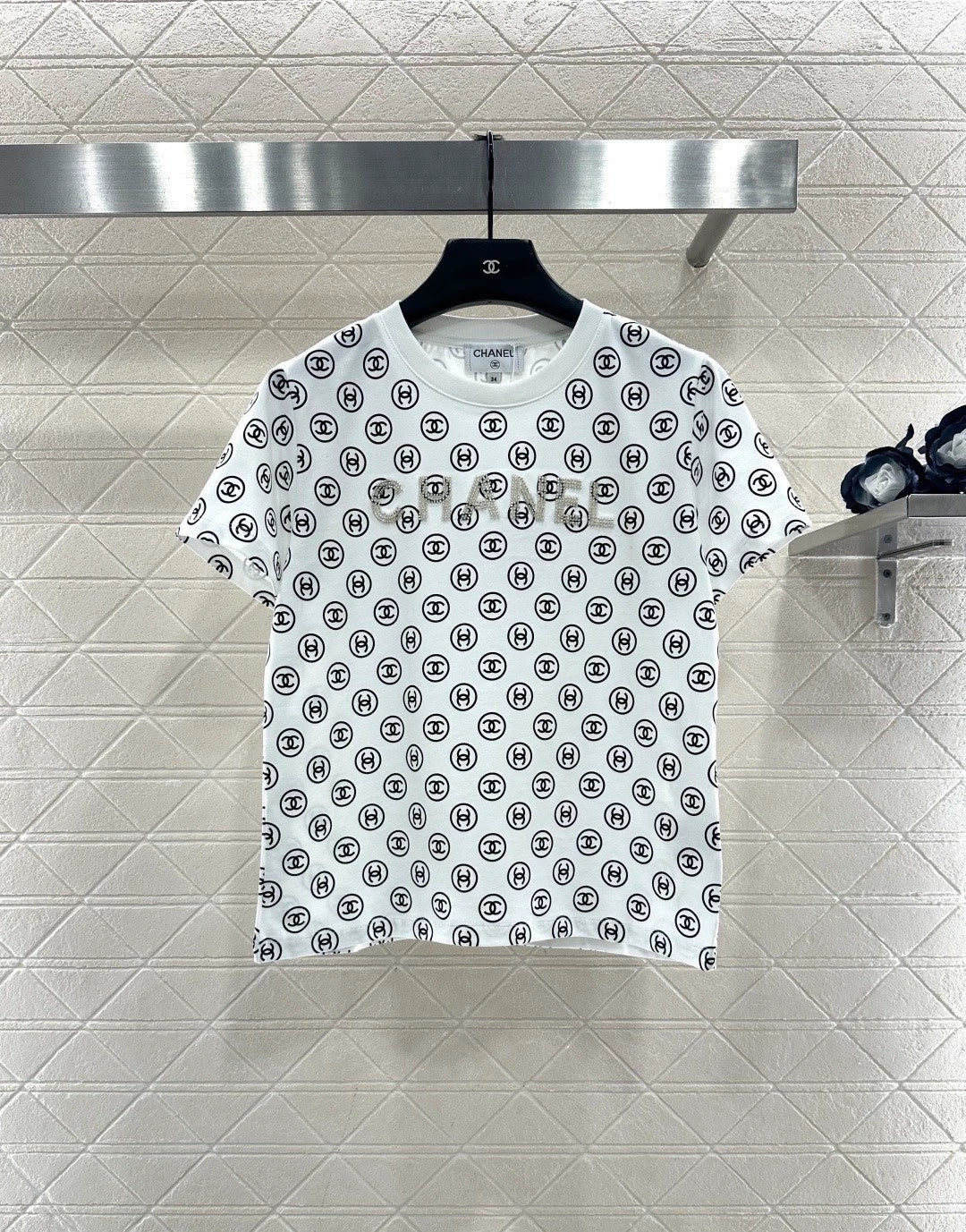 Round neck printed bead binding 𝑇𝑒𝑒