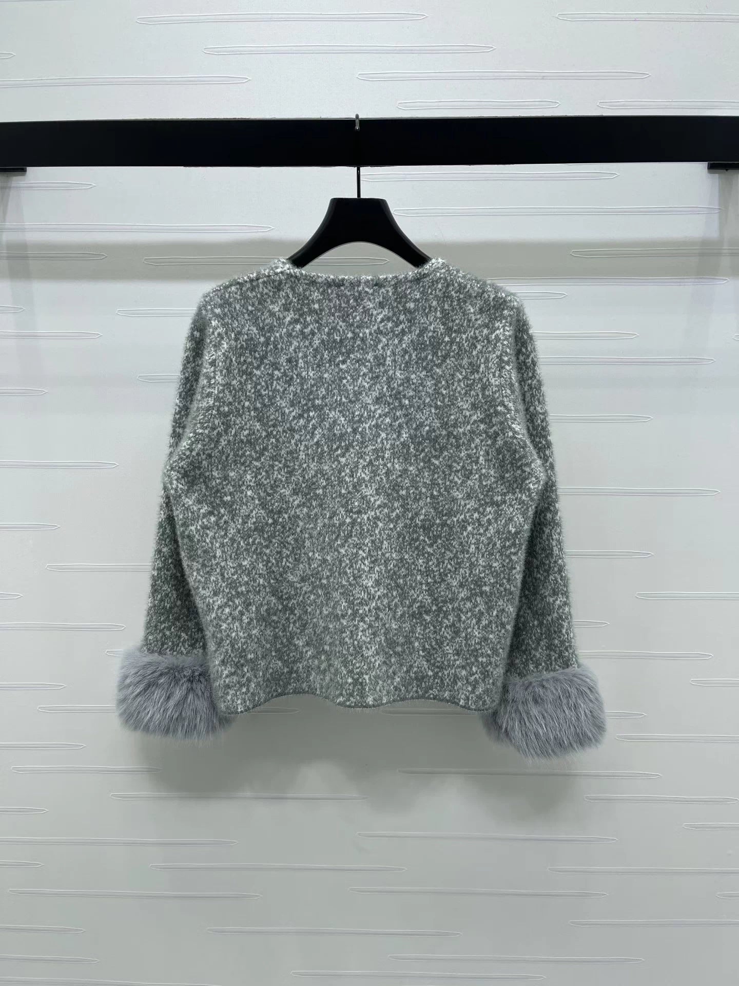 Detachable woolen sleeve round neck cardigan