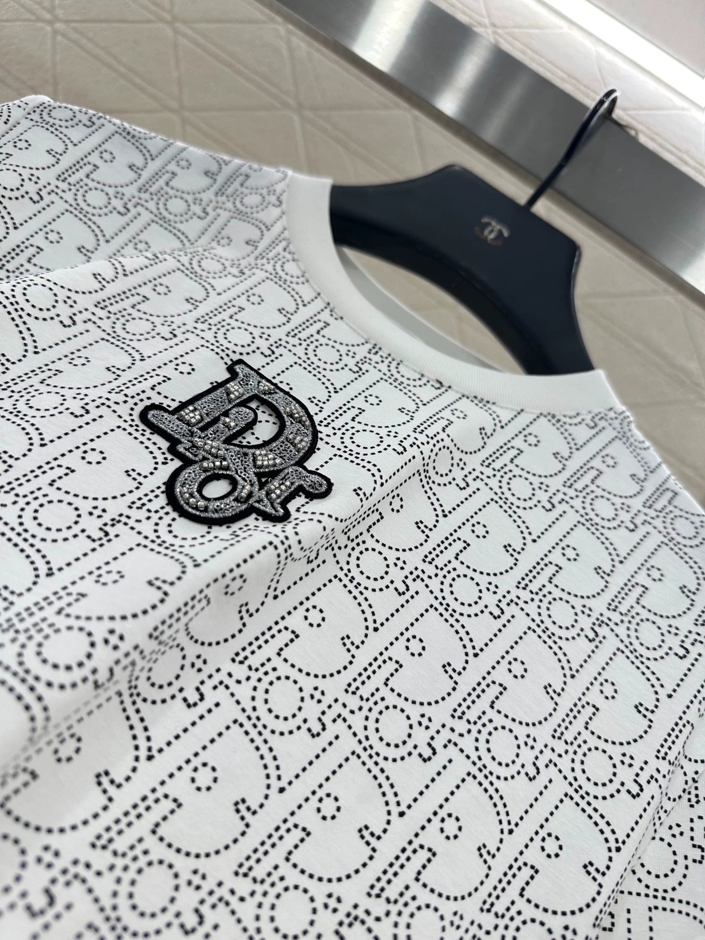 Round neck printed nail bead T-shirt