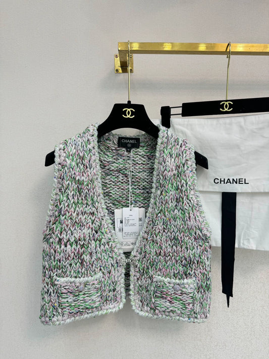 Mixed color woven vest