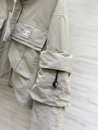 Hooded drawstring down jacket