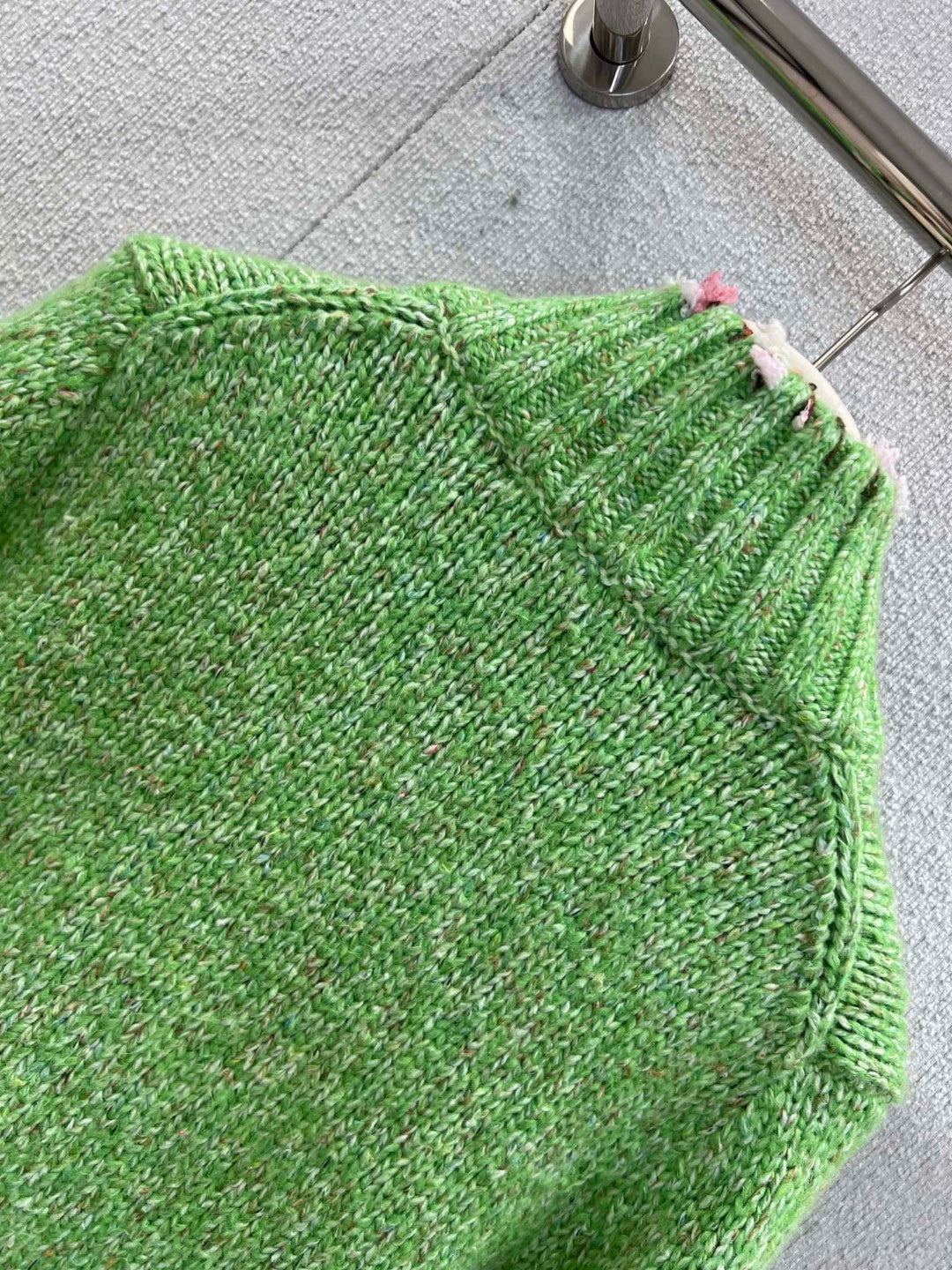 Stand up collar long sleeved sweater jacket