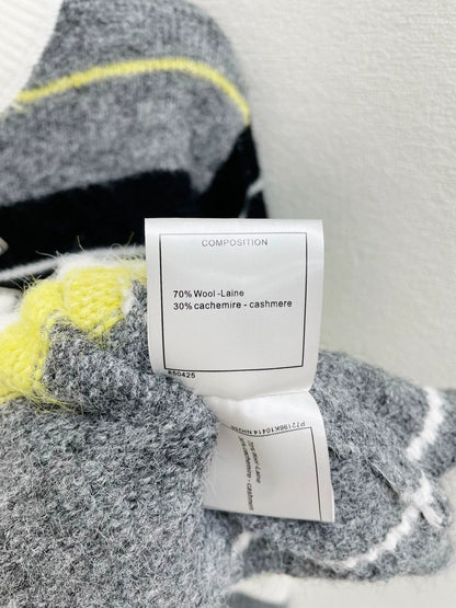 Contrasting striped sweater