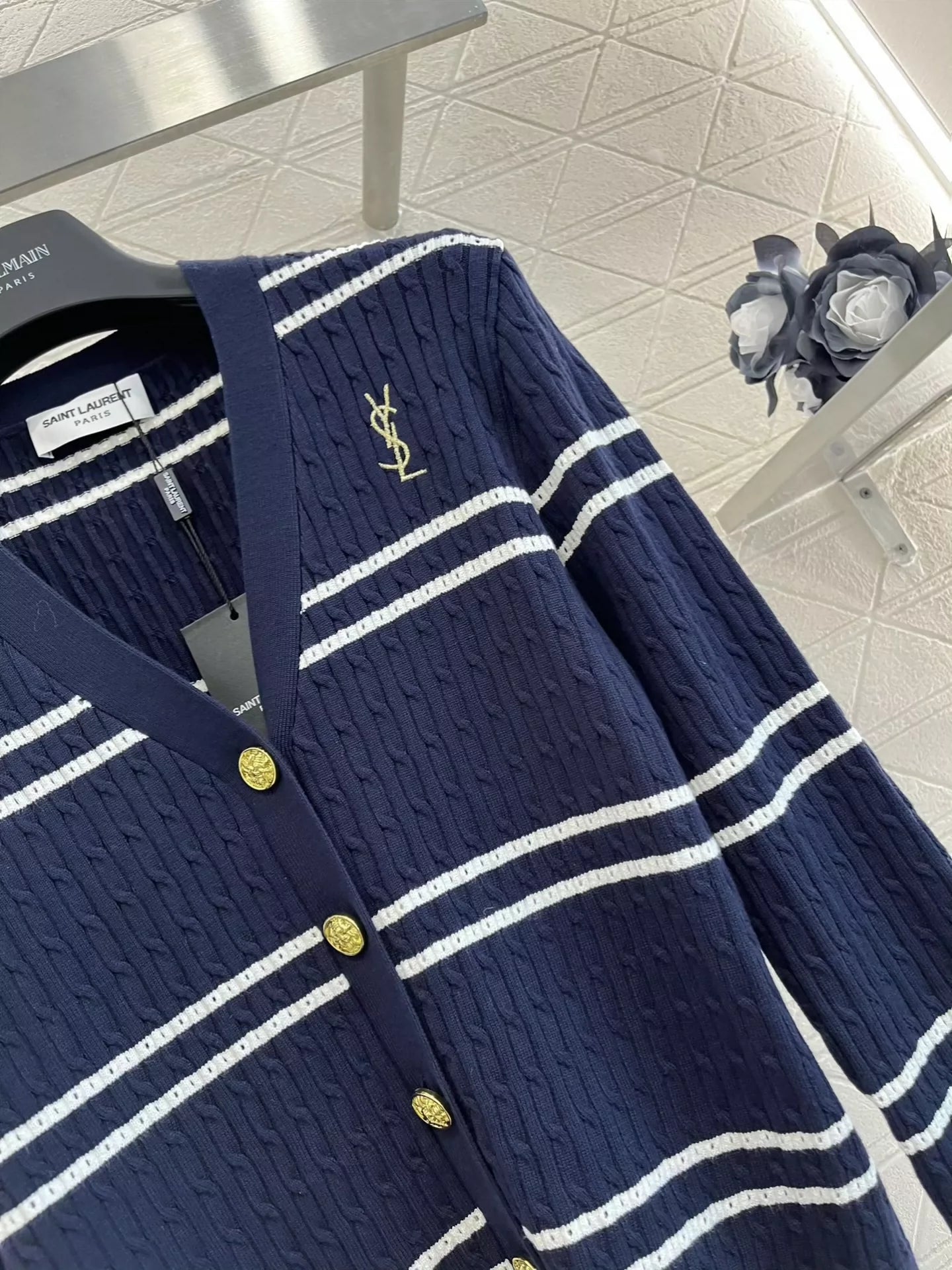 25fw Big V-stripe knitted cardigan