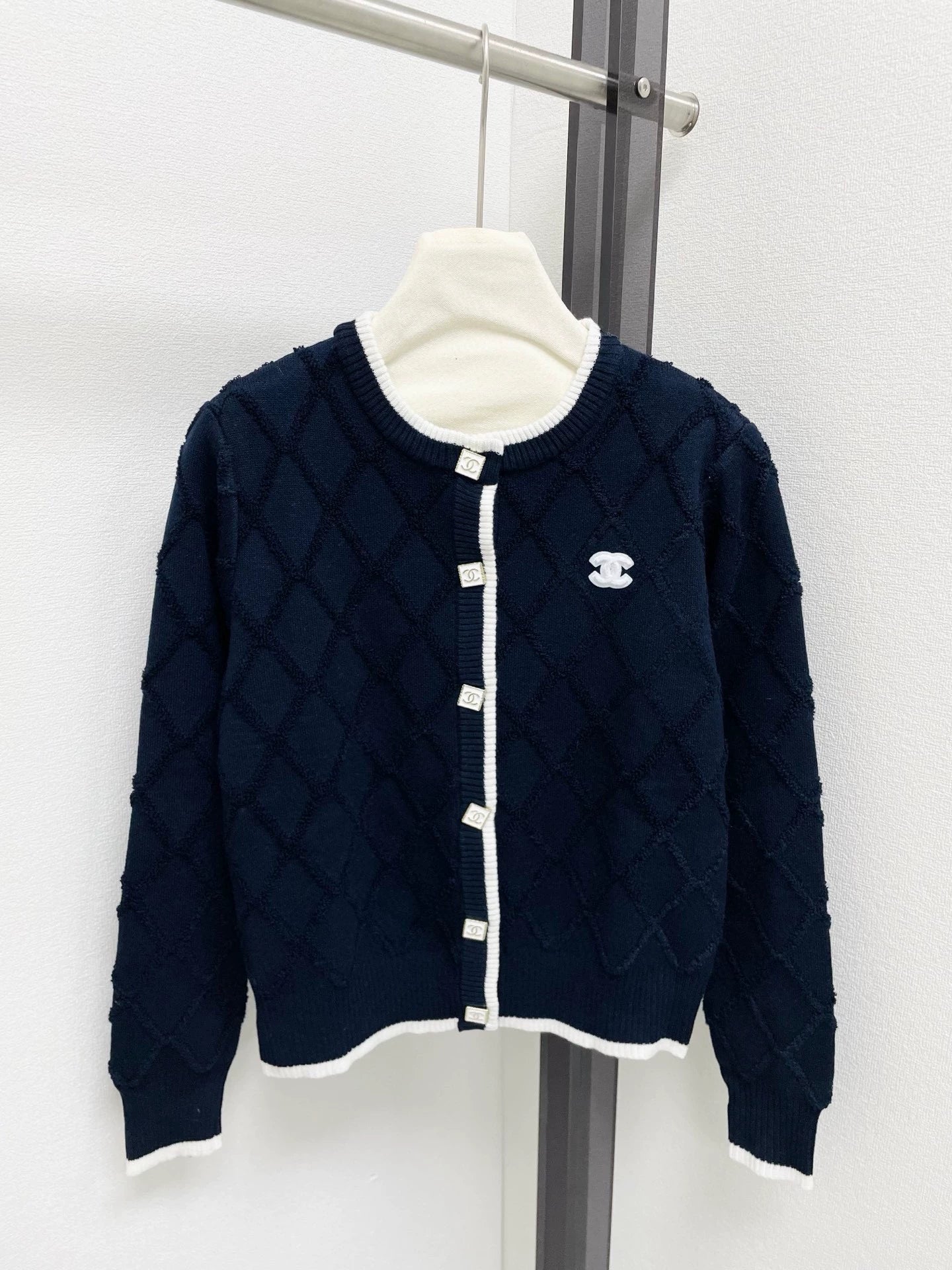 Lingge Knitted Cardigan