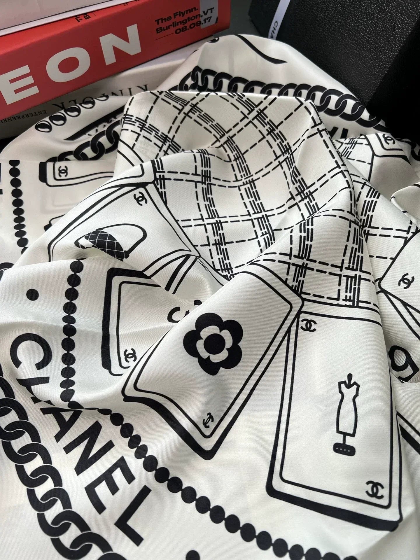 C 25 Black and White Cards Tessellations Scarves