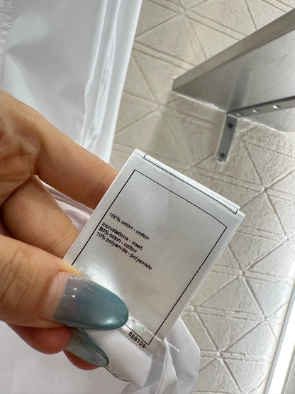 Stand up collar solid color silhouette shirt