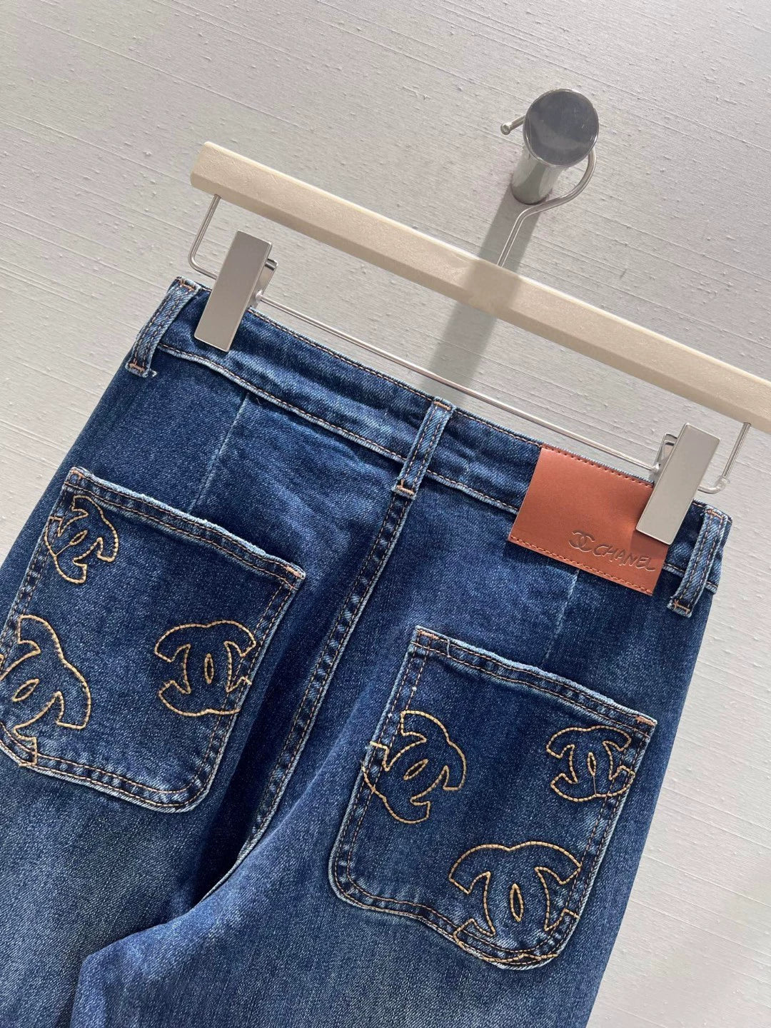 Wide-leg denim pants