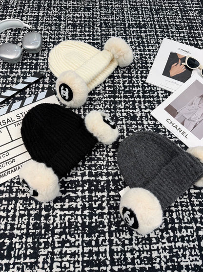 Earbag connected wool hat