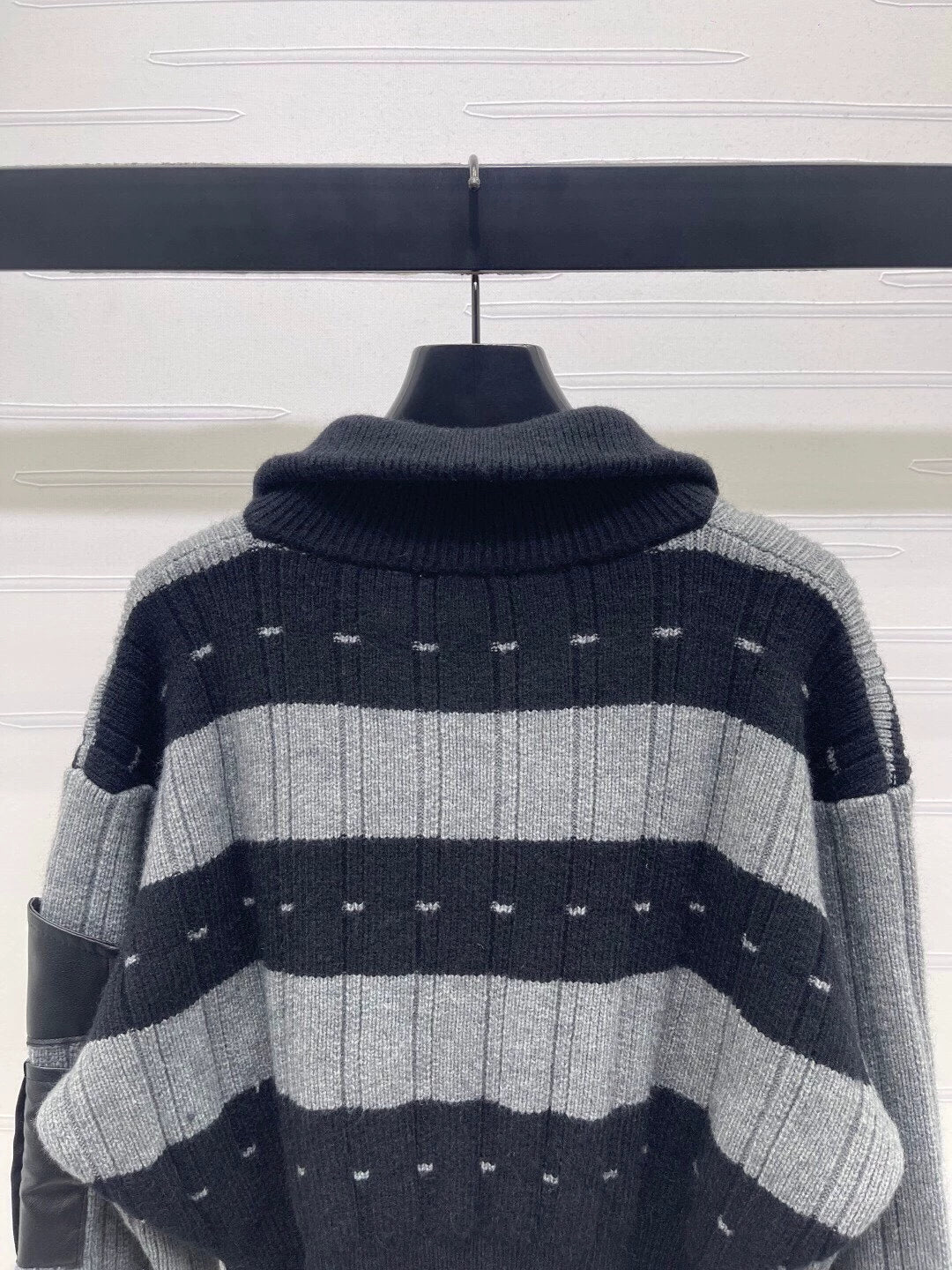 Stand up collar double zipper knitted cardigan