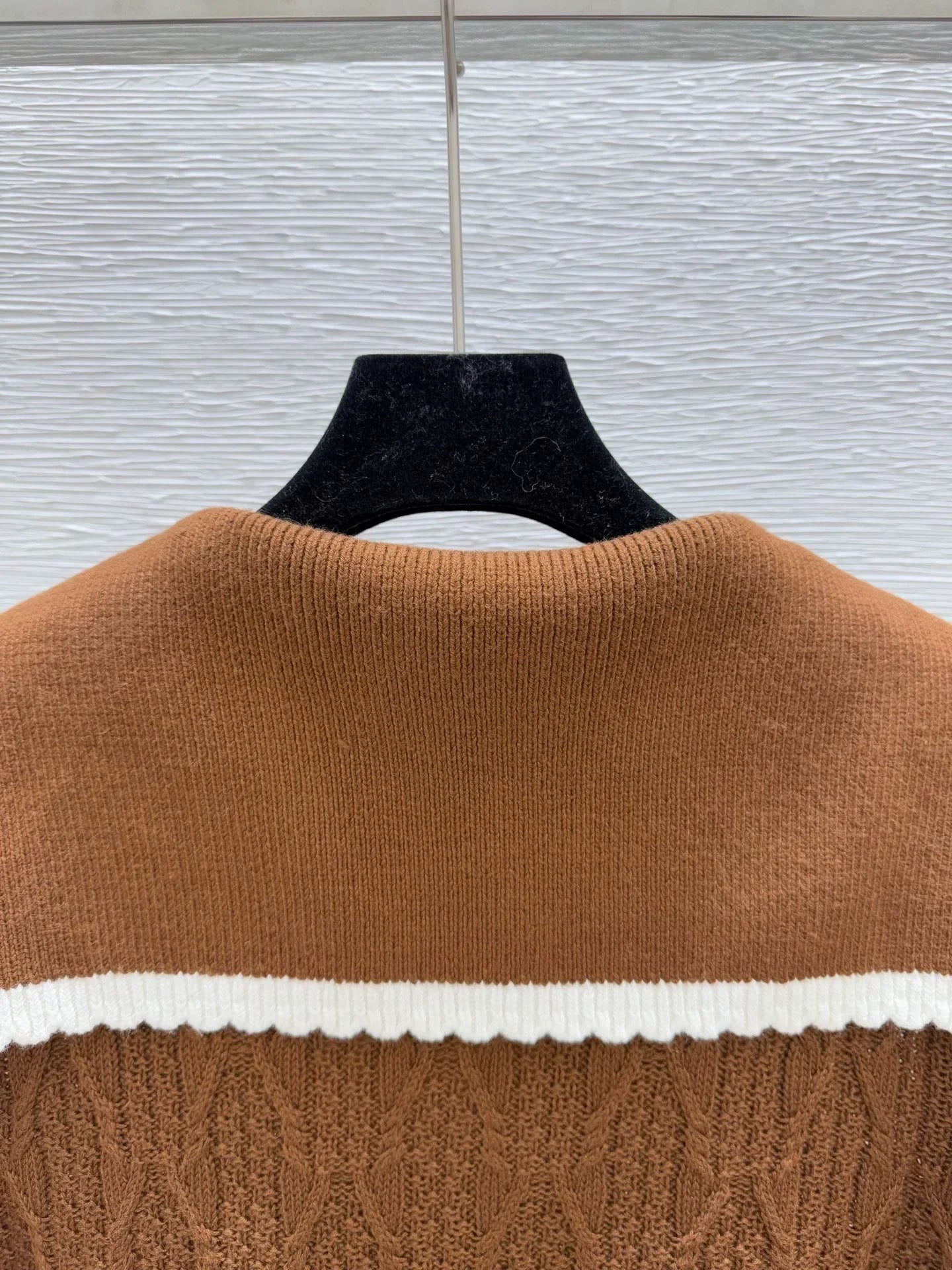 25fw Navy collar knitted sweater