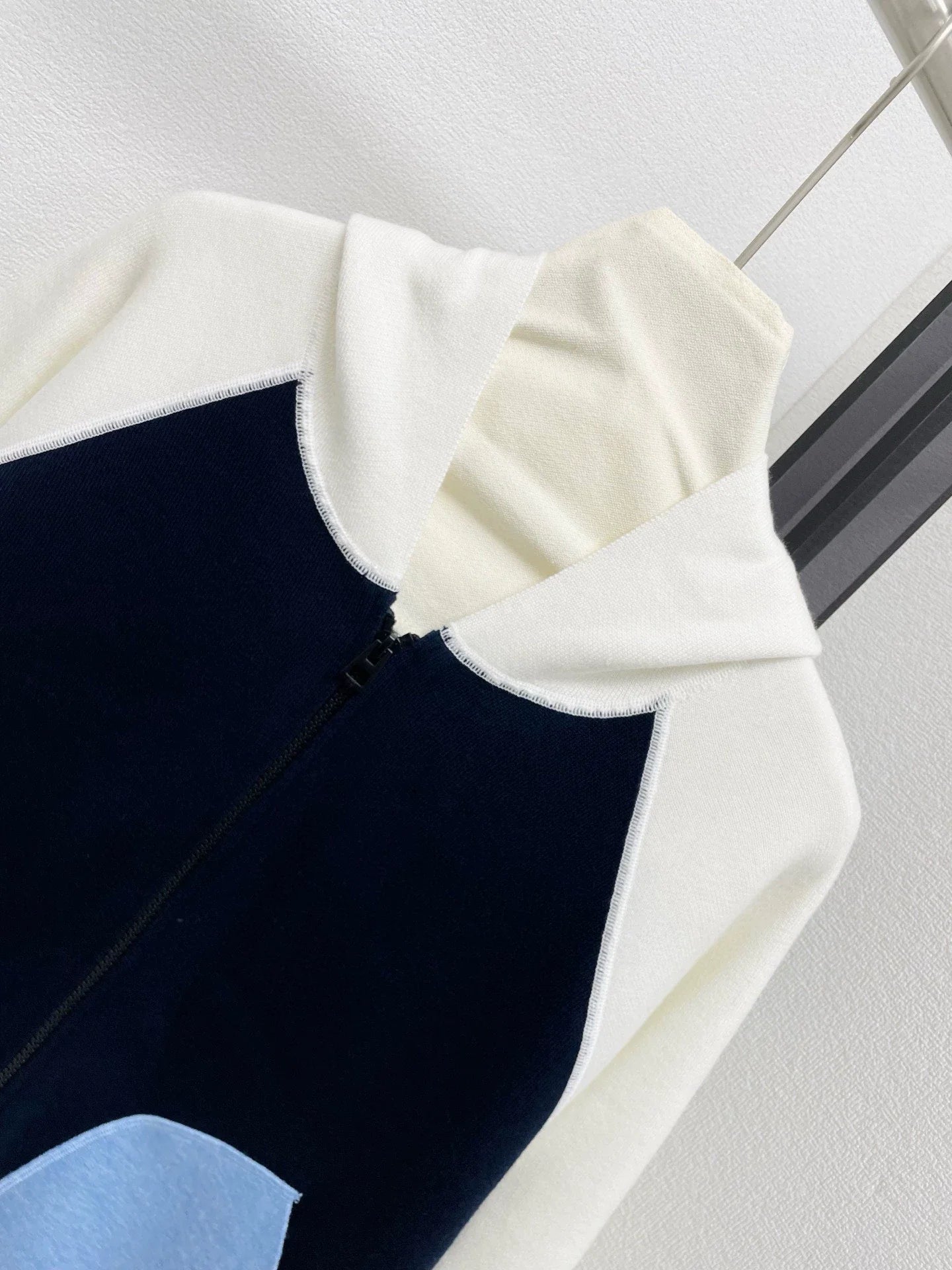 25fw Embroidered zipper hooded cardigan