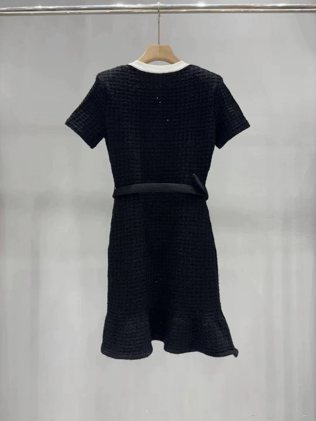 25fw Embroidered sequin knit dress