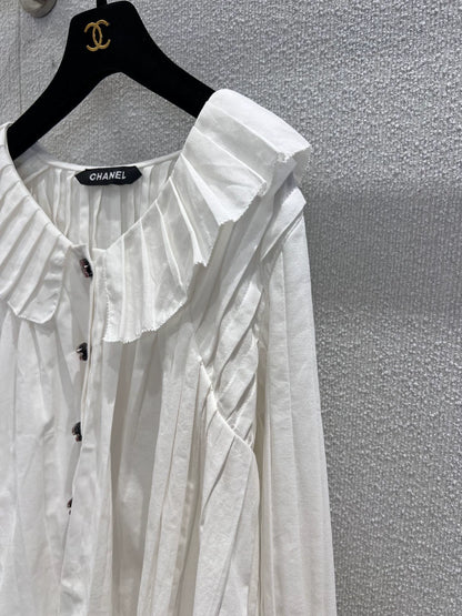 Single breasted pleated doll collar long sleeved shirt