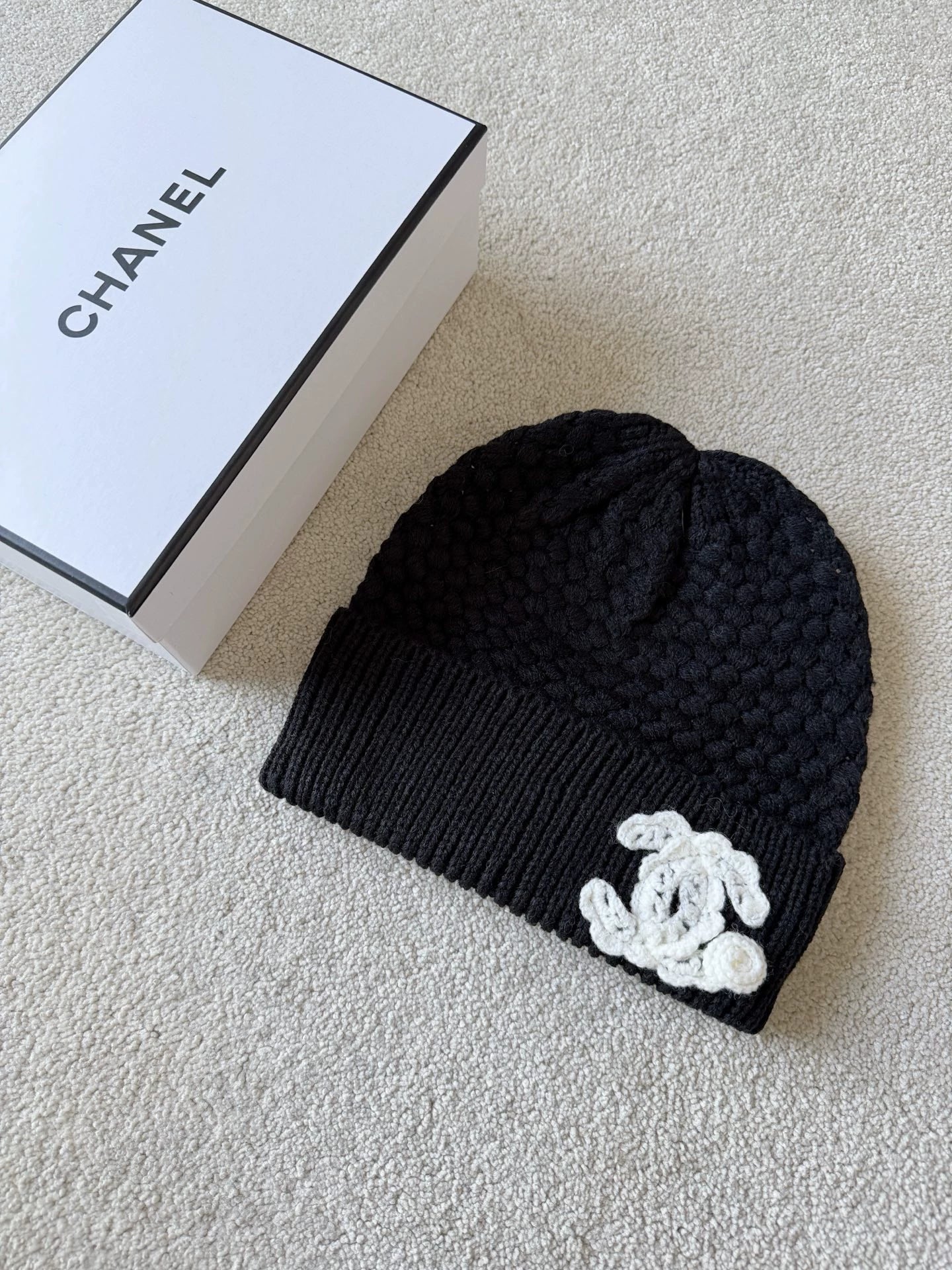 Hook flower double C hat