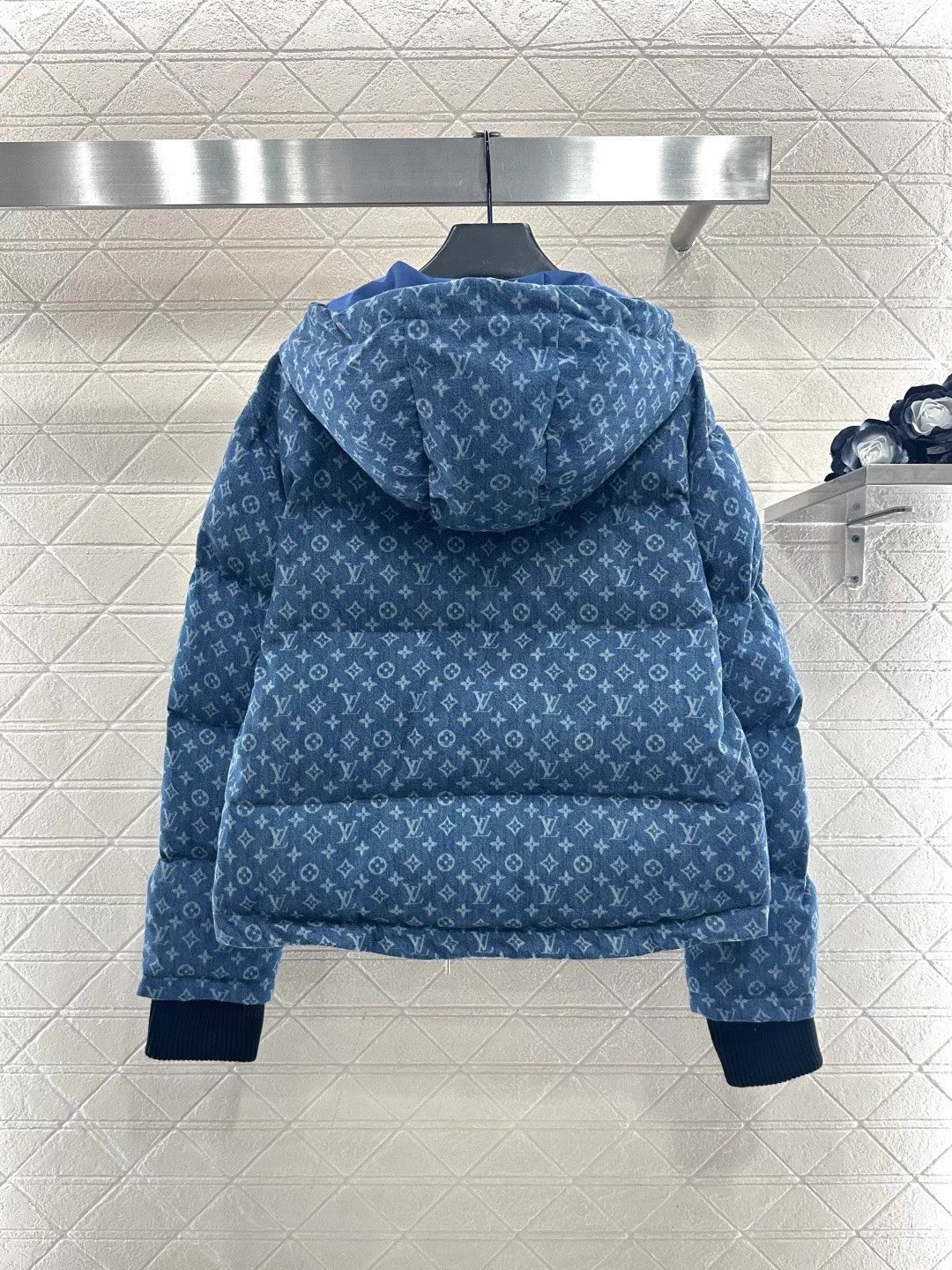 Hooded drawstring zipper denim down