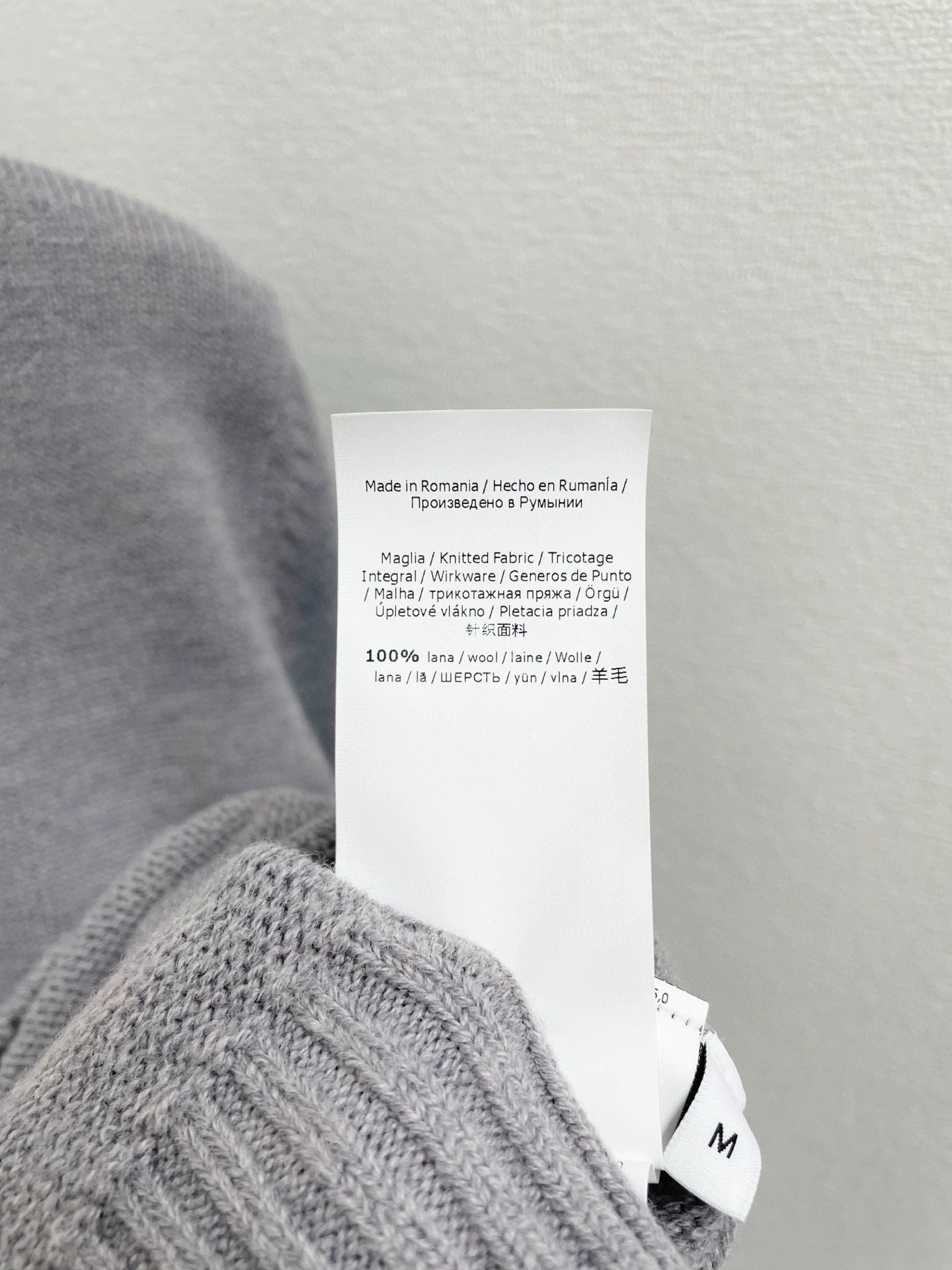 25fw V-neck knitted cardigan