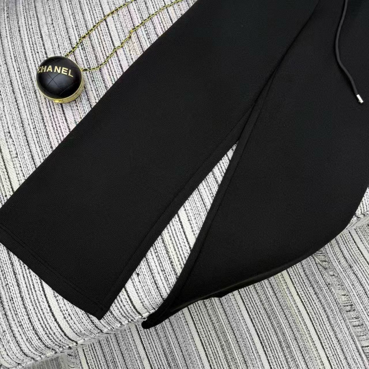 Wool knitted straight leg pants