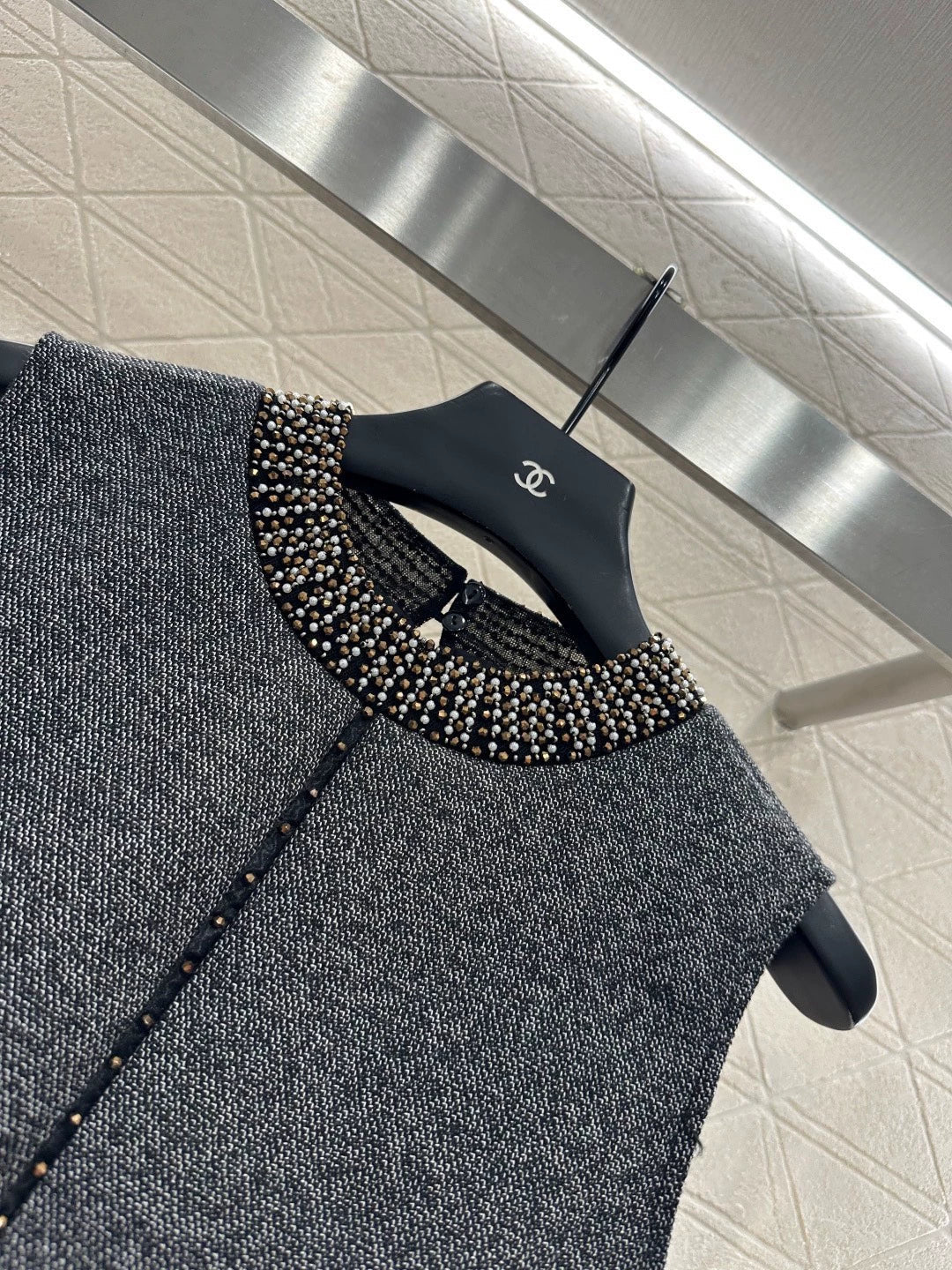 25fw Sleeveless top and skirt set