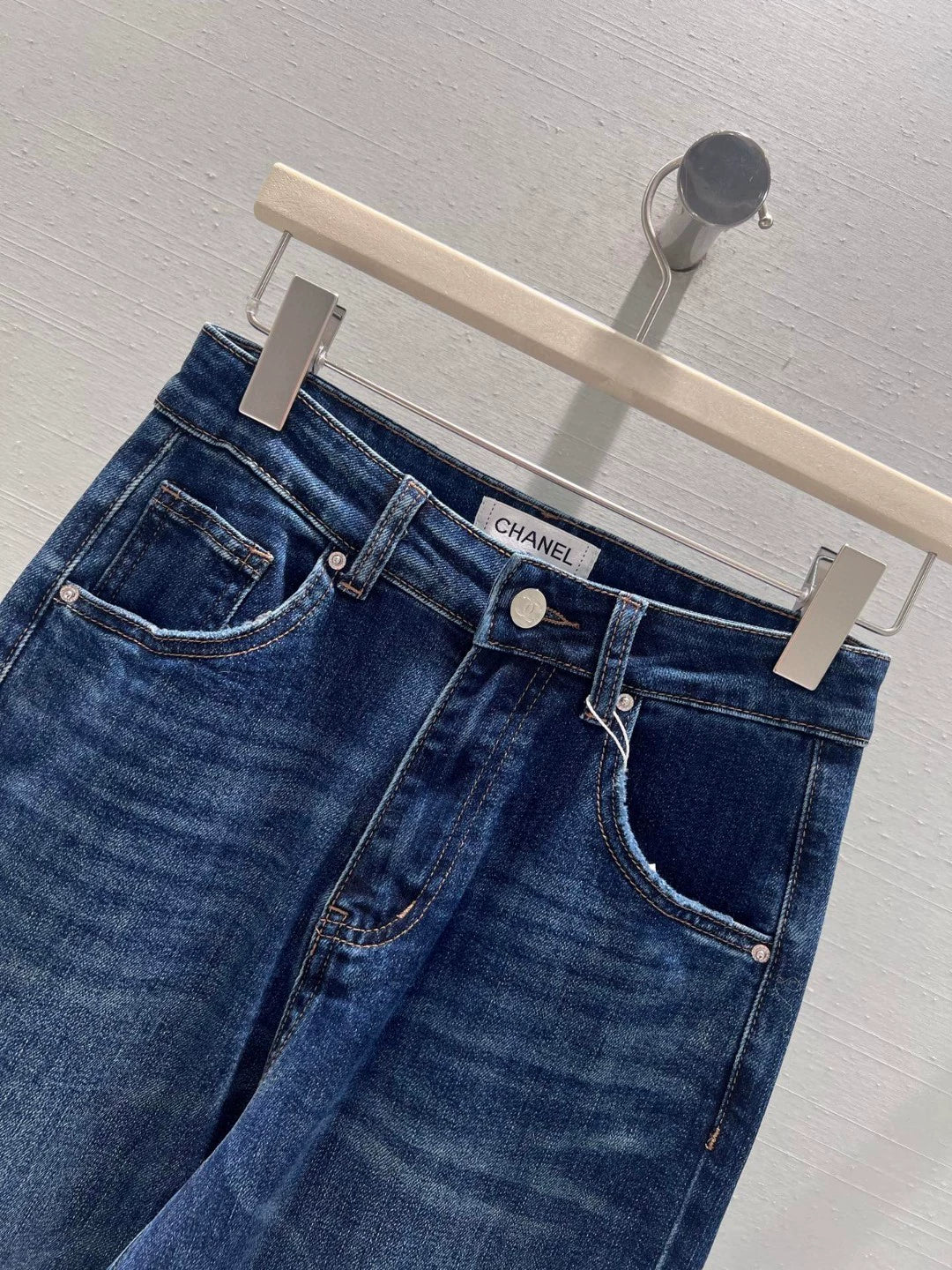 Wide-leg denim pants