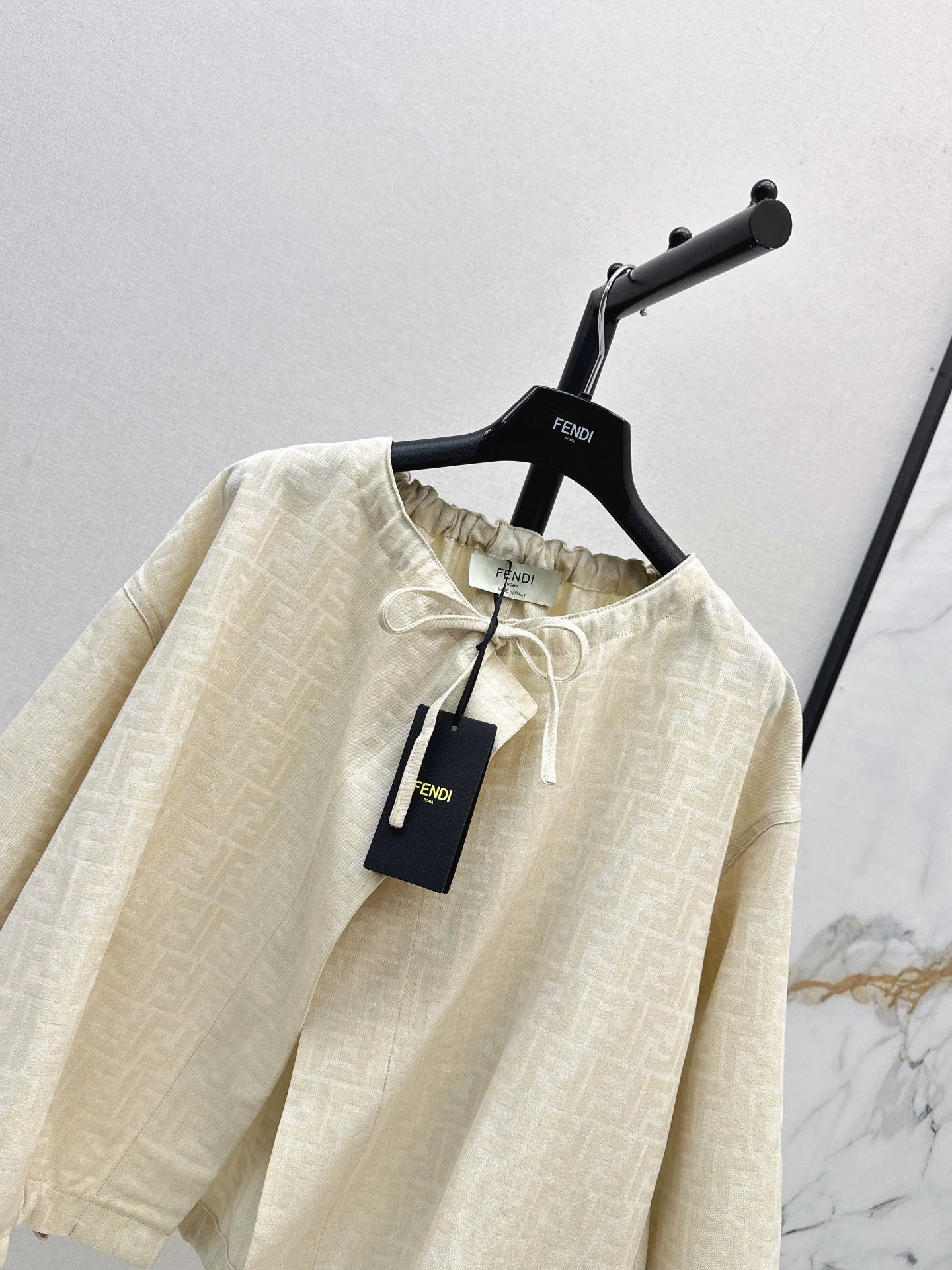 25fw letter print cape coat