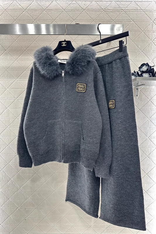 Fur-trimmed zip-up knit set