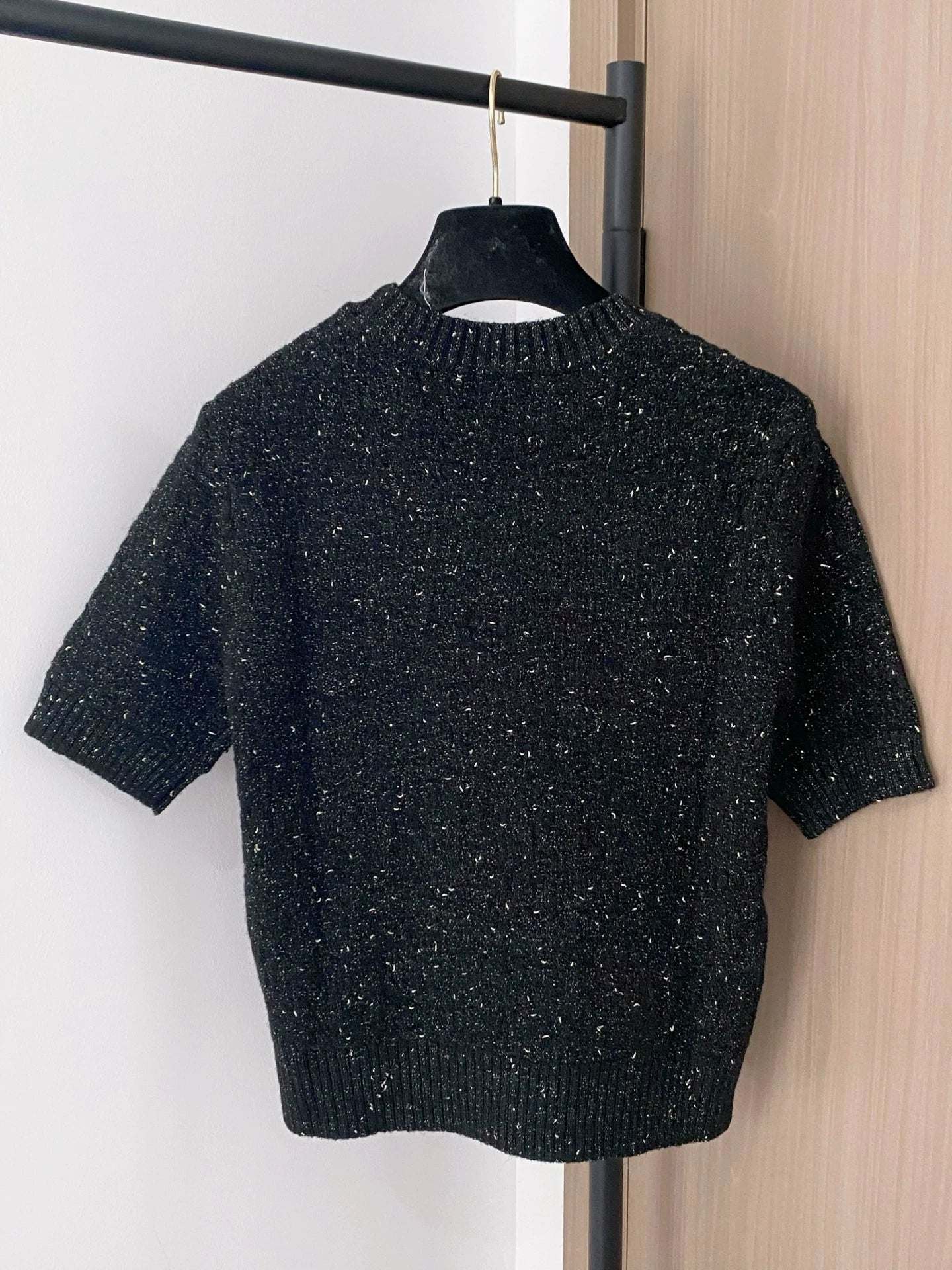 Logo pocket round neck short sleeved shirt