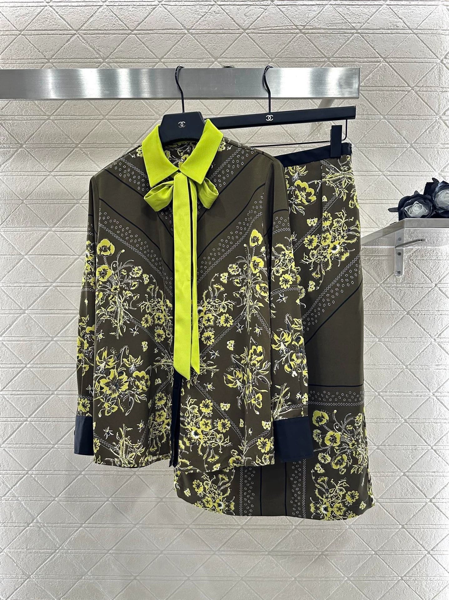 25fw Printed ribbon shirt half skirt set