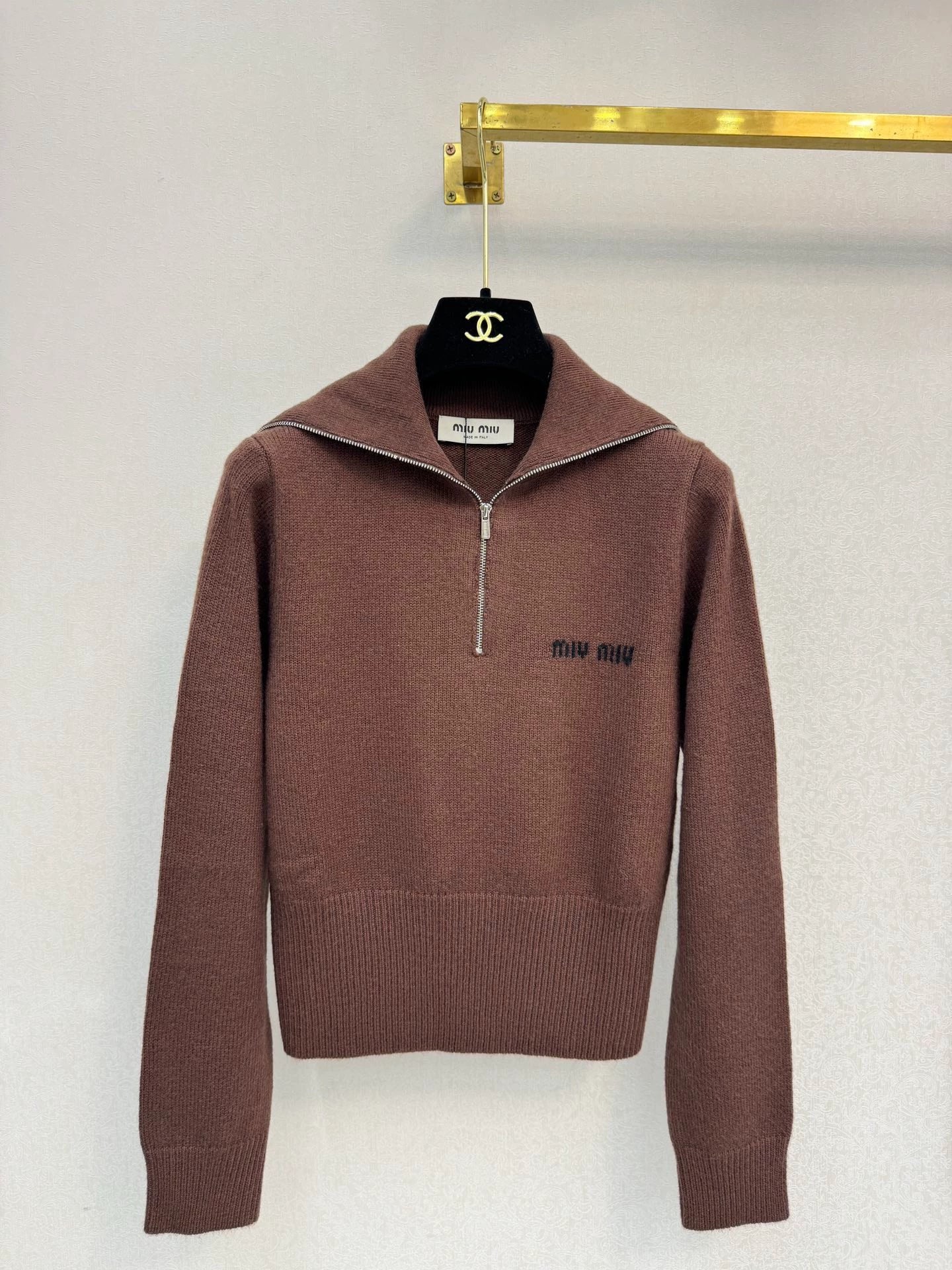 Half zipper knitted sweater