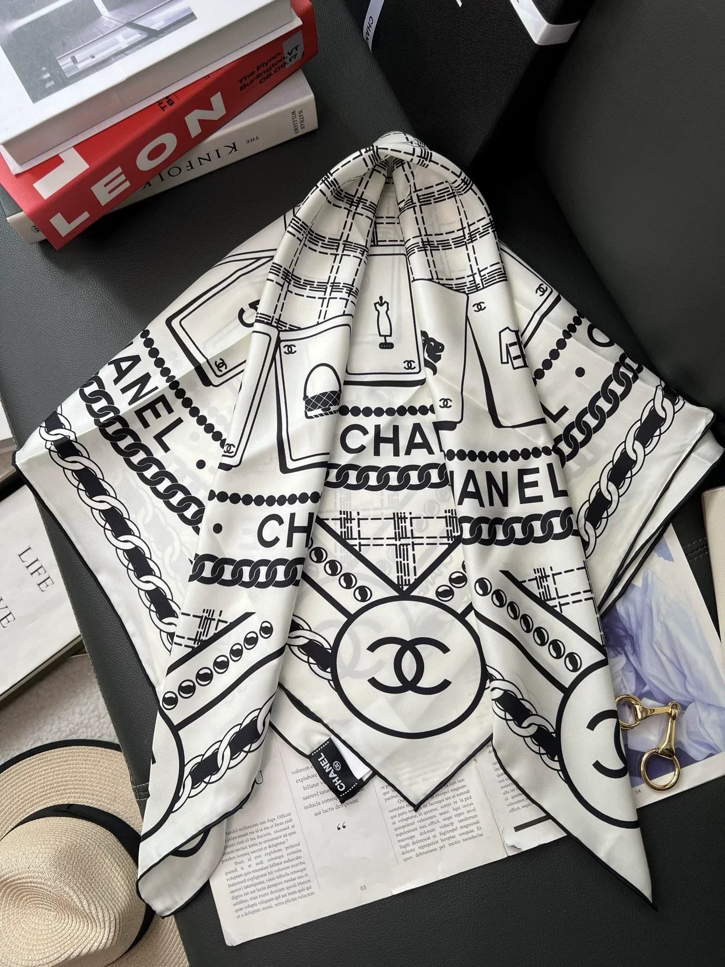 C 25 Black and White Cards Tessellations Scarves