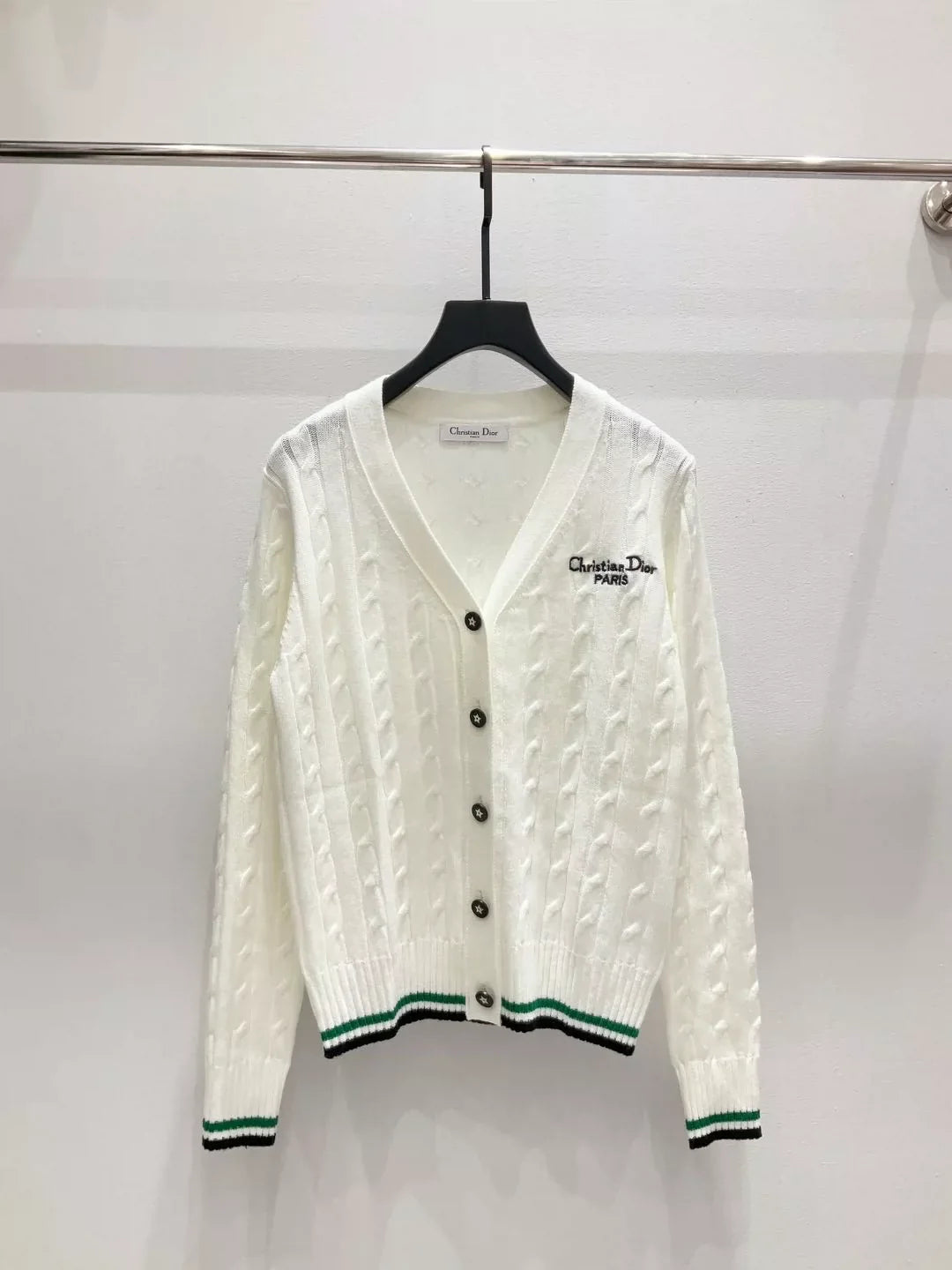 25fw V-neck long sleeved cardigan