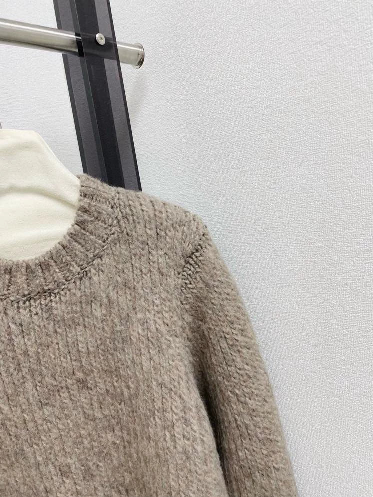 Pit striped hem sweater