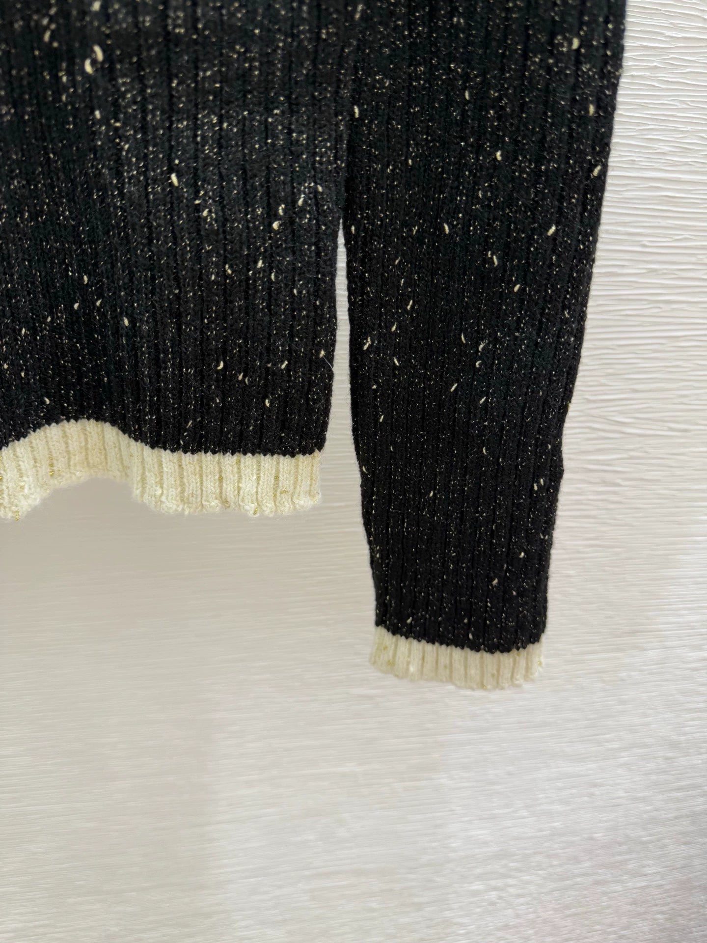 25fw Knitted long-sleeved sweater