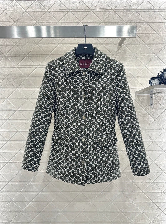 Flip collar jacquard suit