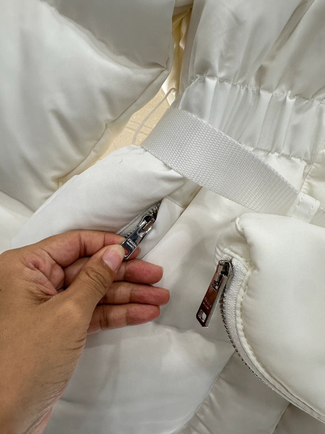 25fw Hooded waist bag, waist cinching down jacket