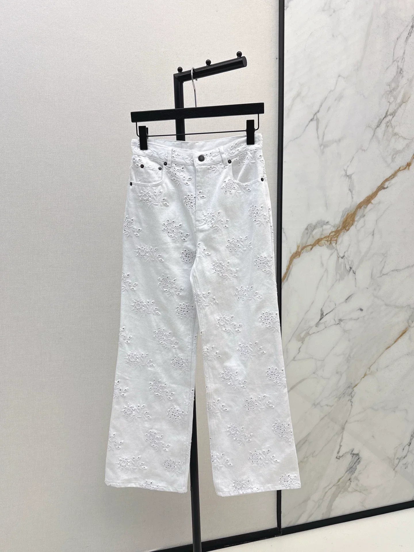 25fw Hollowed out embroidered jeans