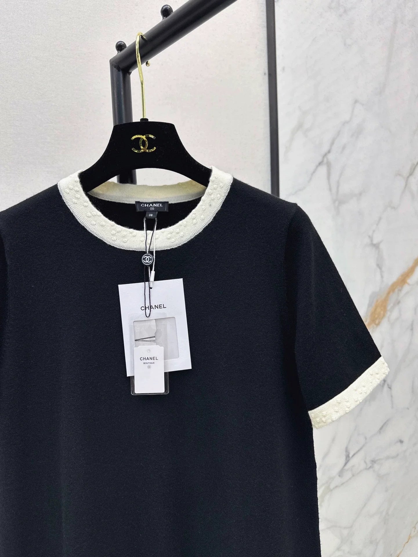 25 knitted short-sleeved top