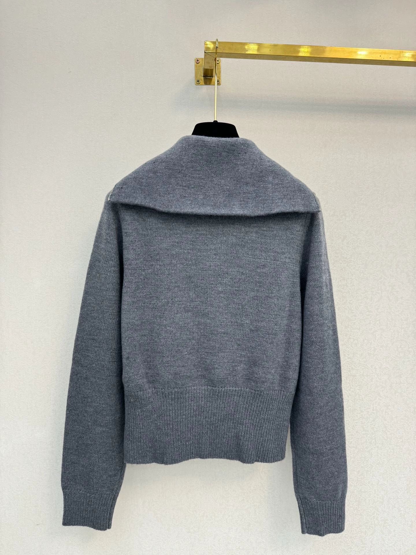 Half zipper knitted sweater