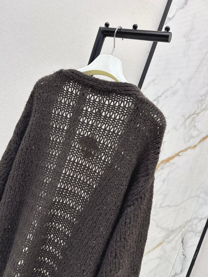 25 Embroidered decorative V-neck knitted silhouette cardigan