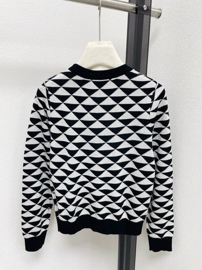 25fw Triangular knitted sweater