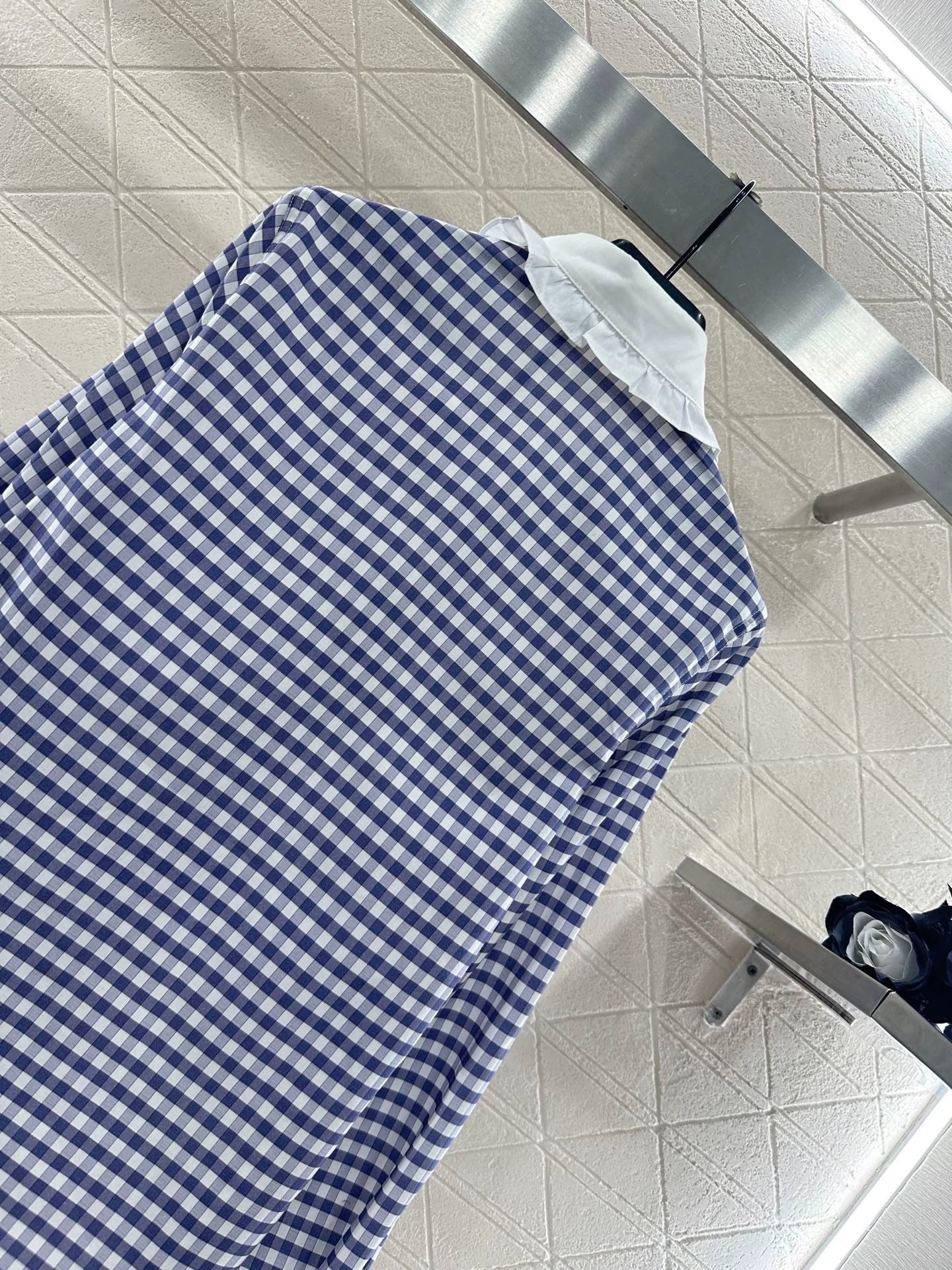 Lace collar blue and white checkered shirt