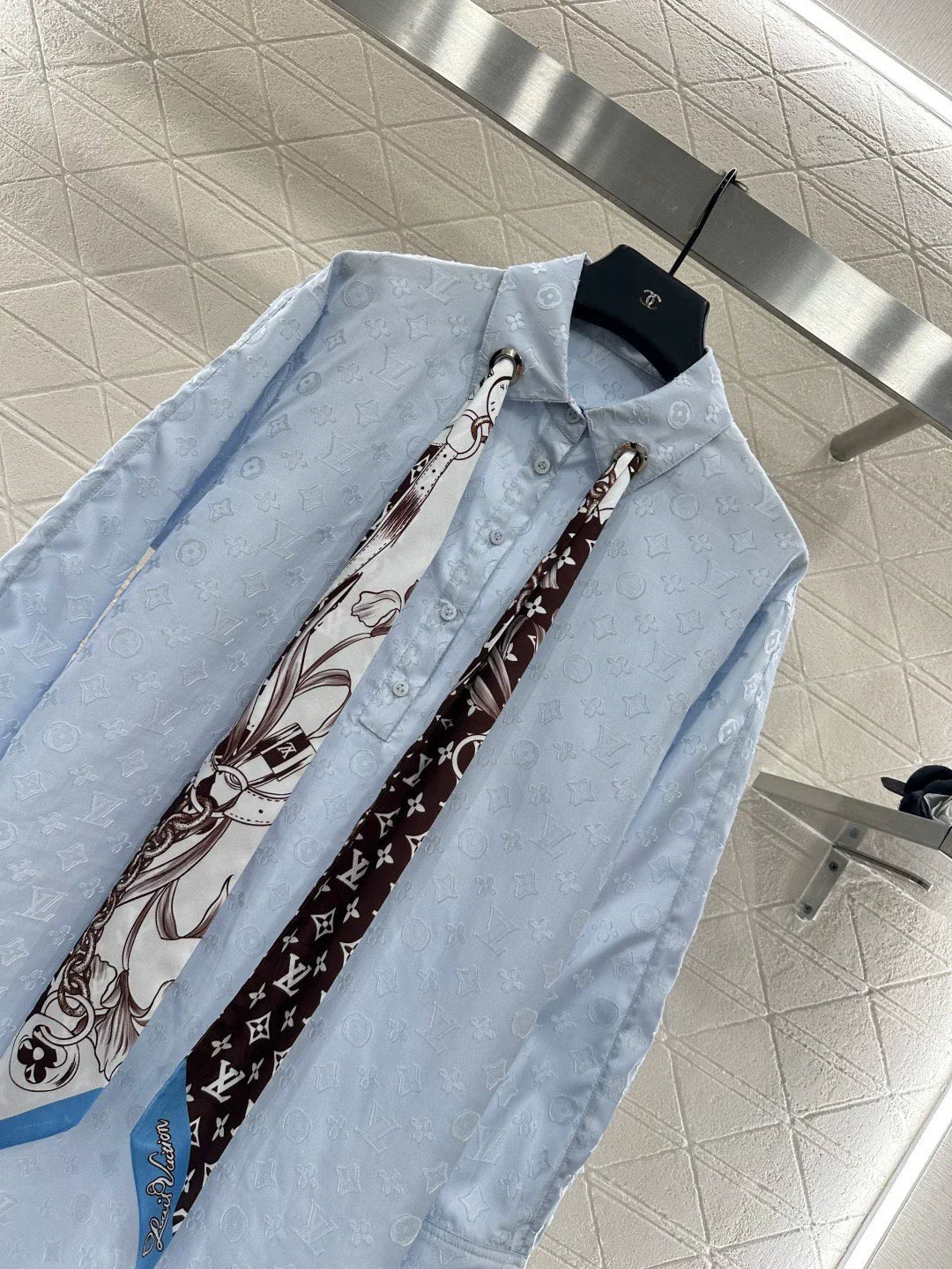 25fw Silk scarf long shirt