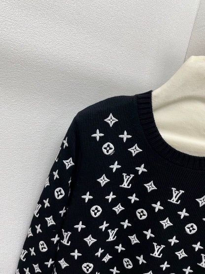 Old flower embroidery knitted sweater