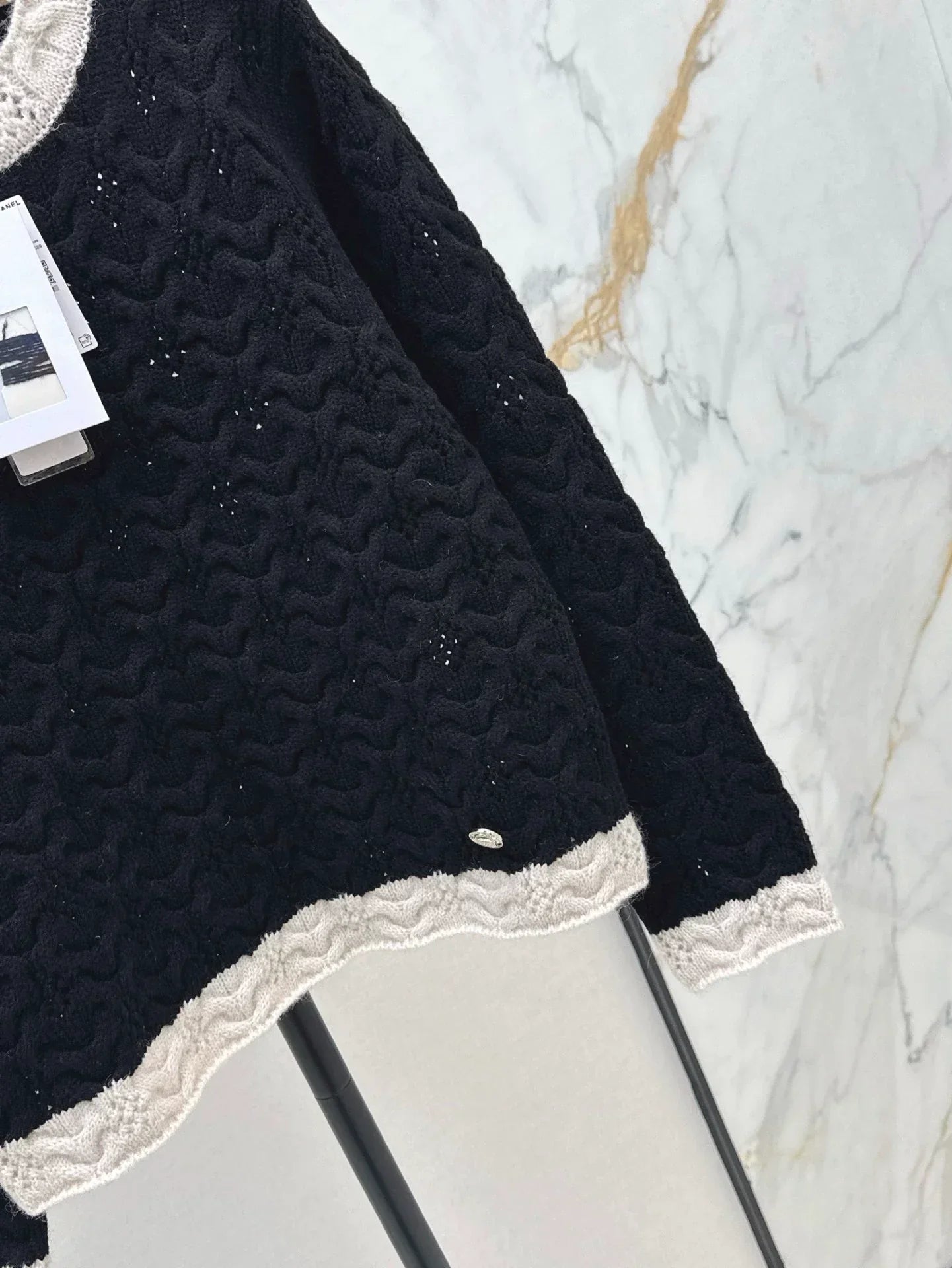 25fw Hollow knit round neck sweater