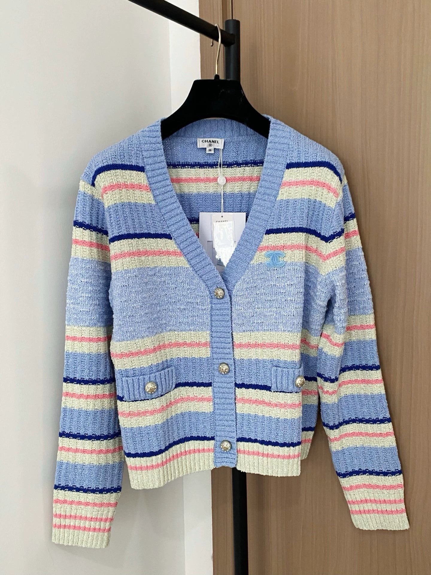 25fw V-neck cardigan