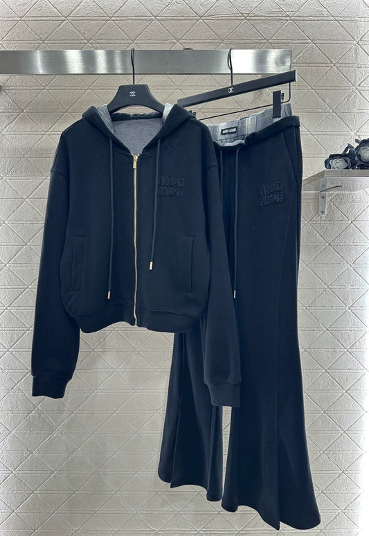 Hooded jacket and pants set