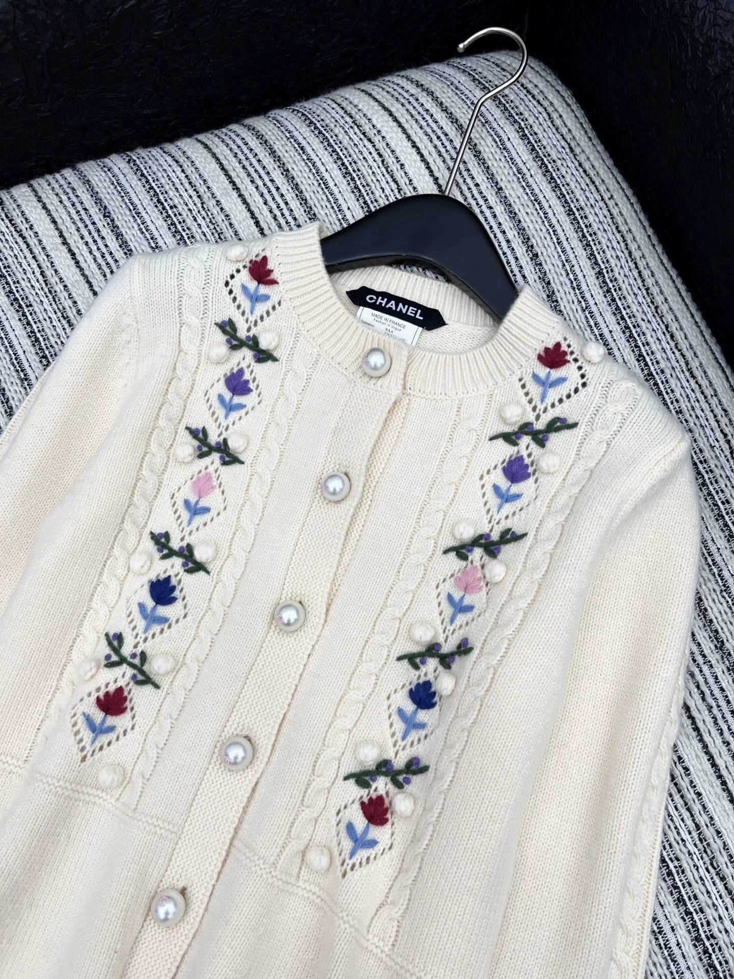 25fw Hook flower lotus leaf cardigan