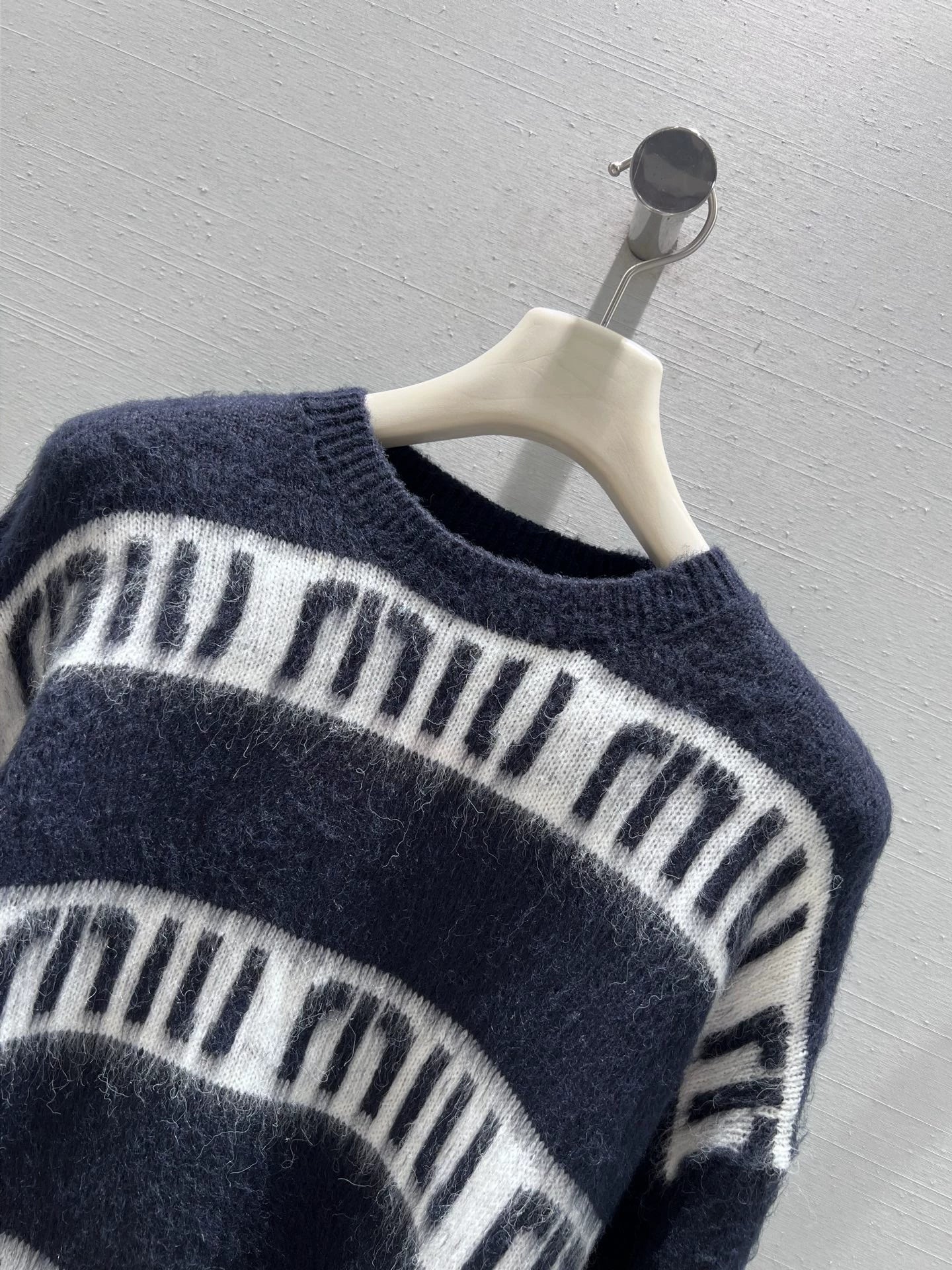 25FW mohair letter sweater