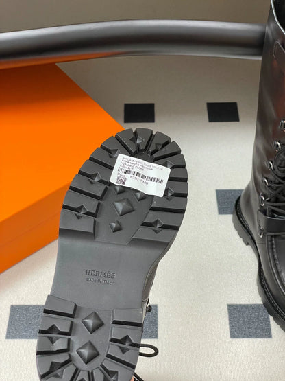 25Fw thick soled straight boots