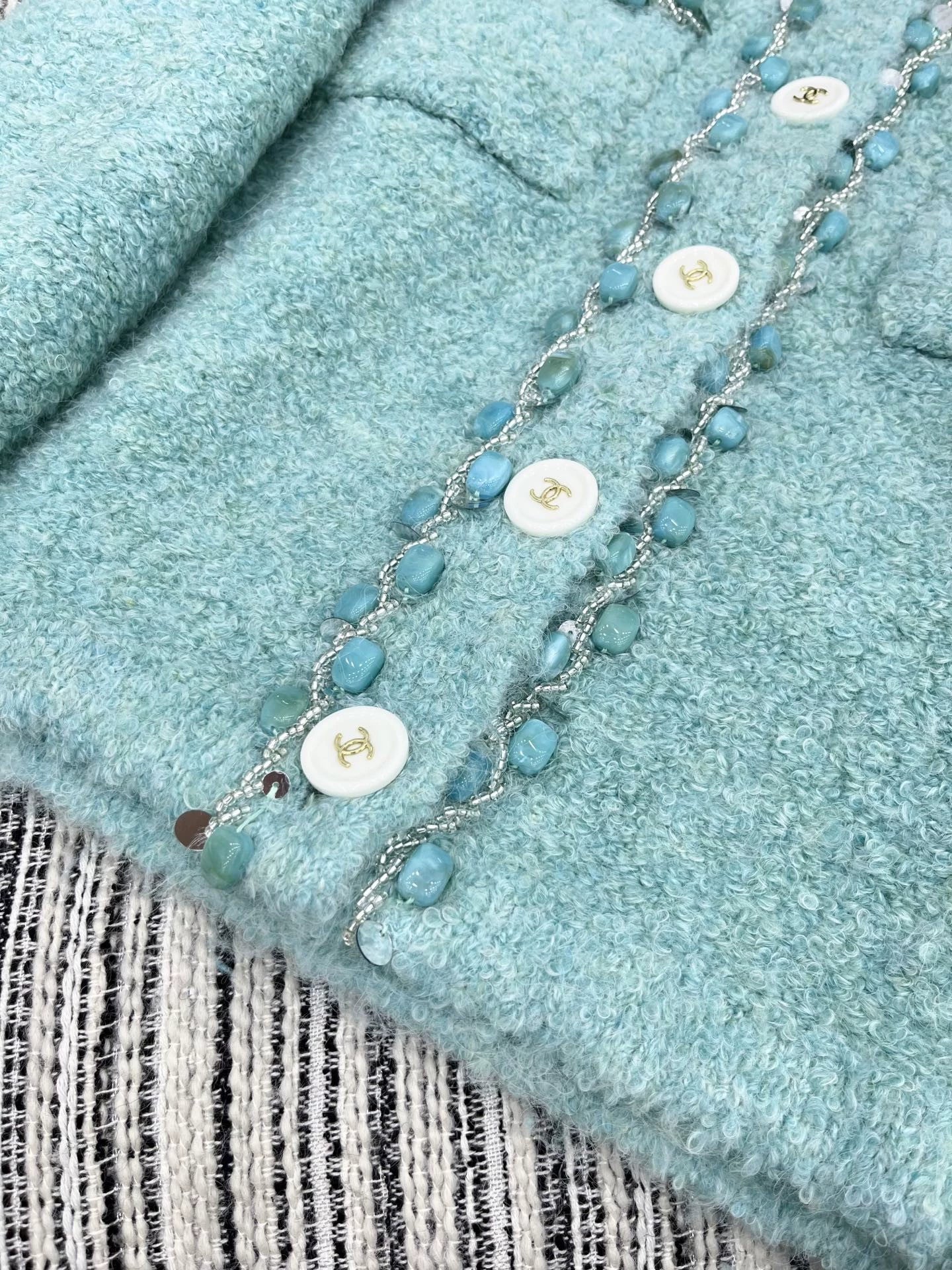 25fw Colorful gemstone decorated round neck jacket